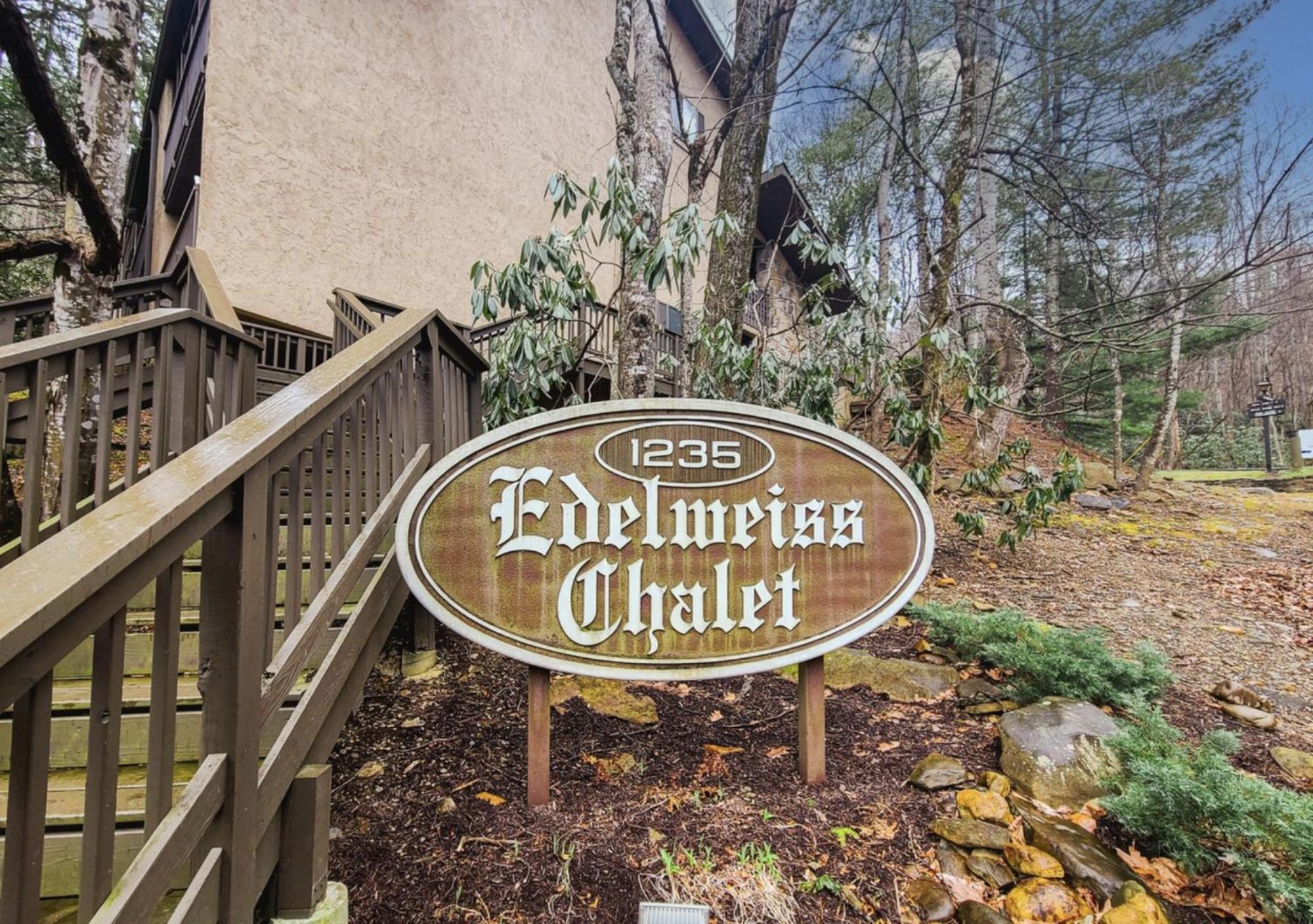 Obear Mountain Is A Newly Updated Condo In Chalet Village Of Gatlinburg! 외부 사진